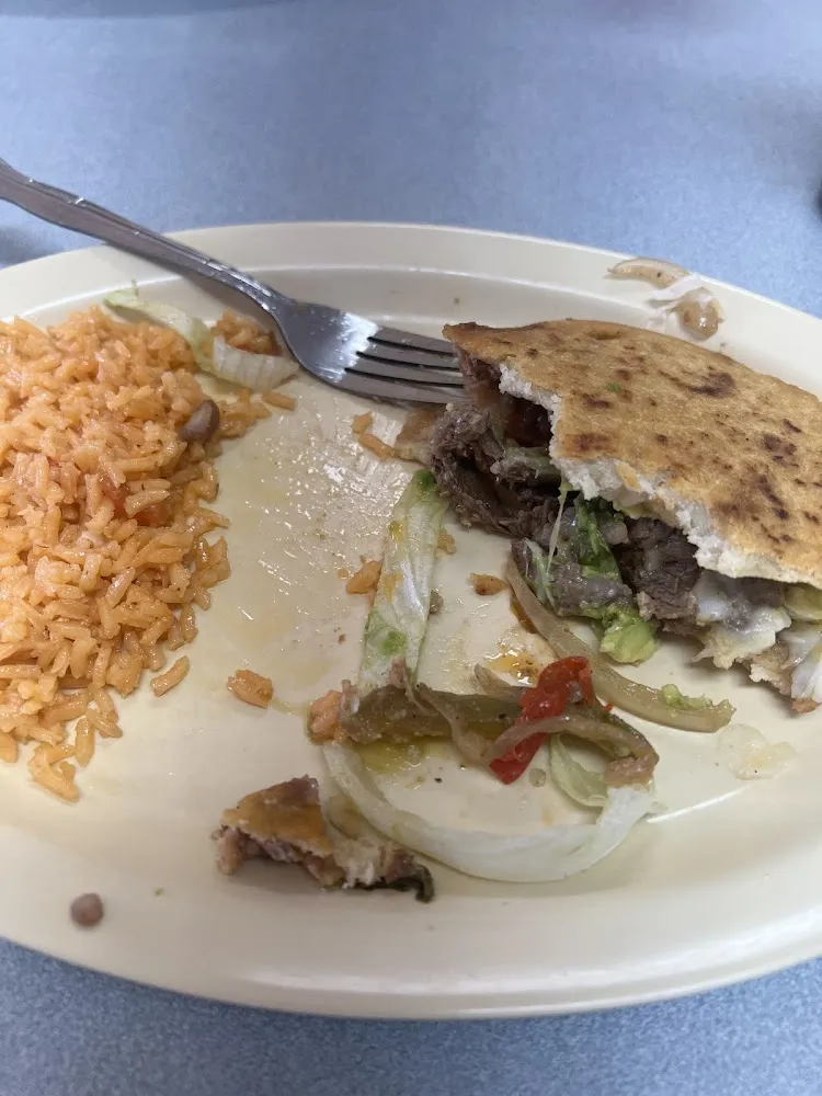 Gordita De Fajita Con Arroz